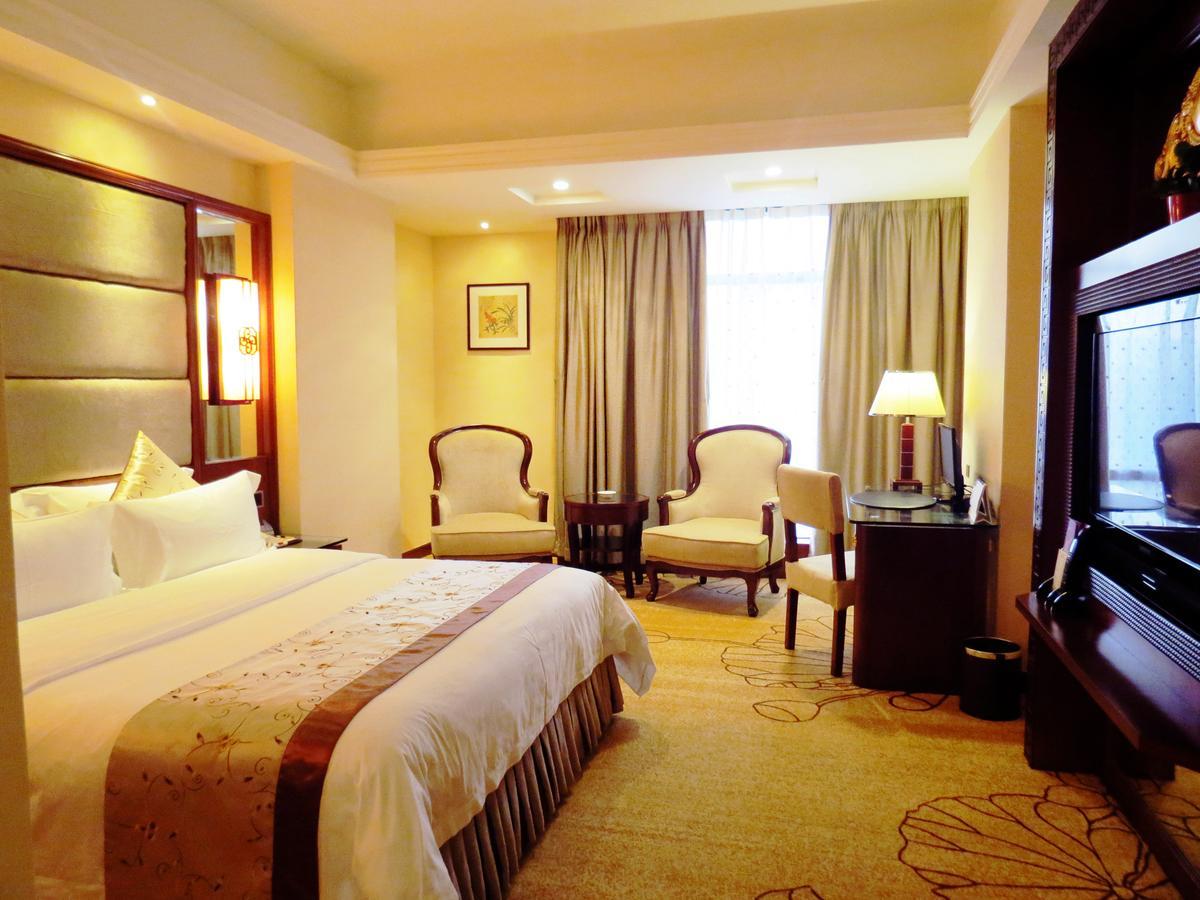 Rongjiang Hotel Jieyang Exterior foto