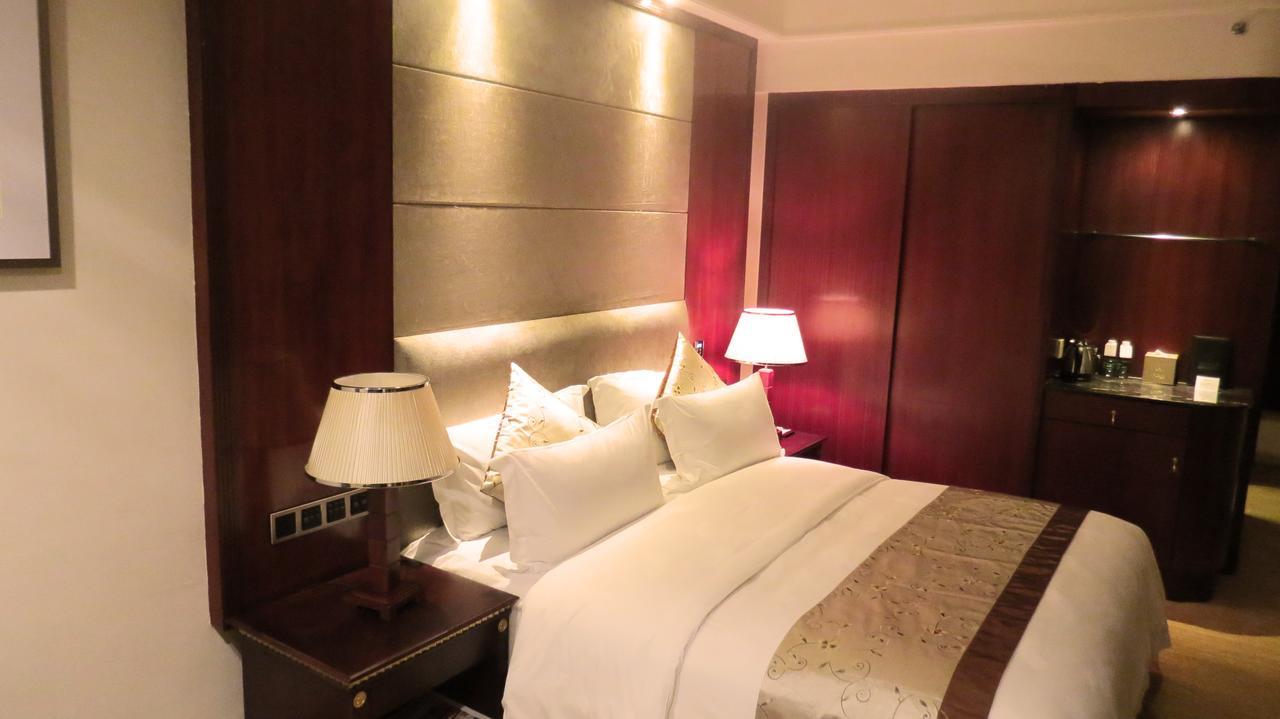 Rongjiang Hotel Jieyang Exterior foto