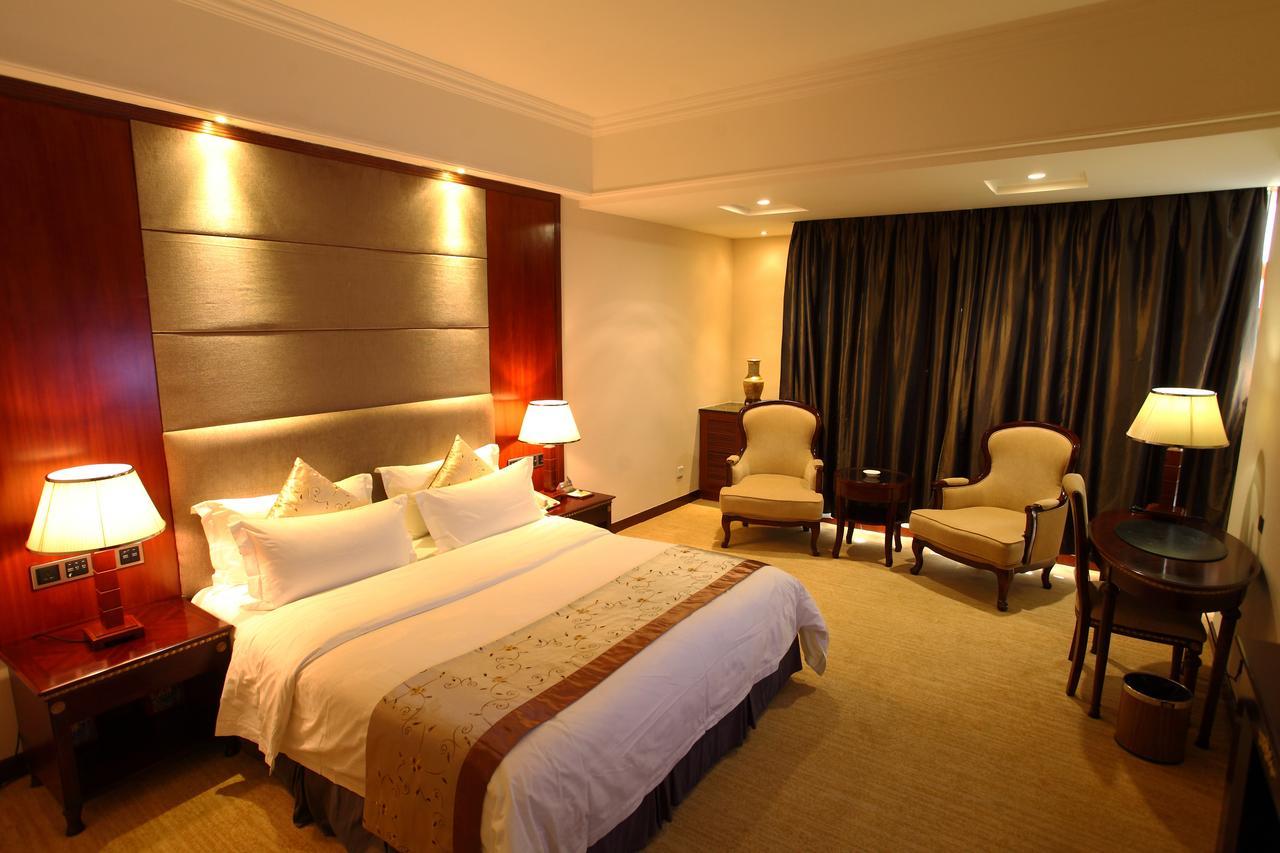 Rongjiang Hotel Jieyang Exterior foto